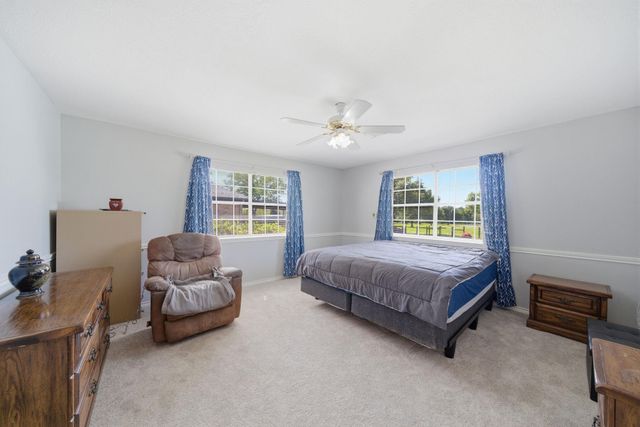 1711 Eagle Nest Acres Drive, Wallis, TX 77485