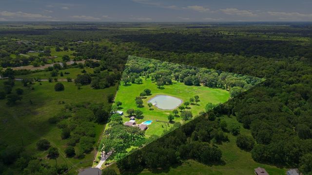 1711 Eagle Nest Acres Drive, Wallis, TX 77485