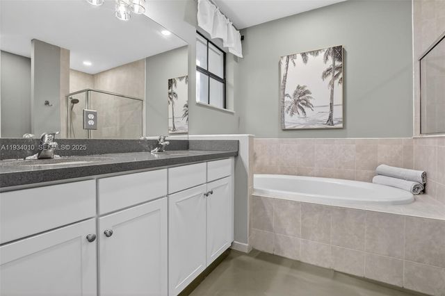 12140 Village Pl, Davie, FL 33325