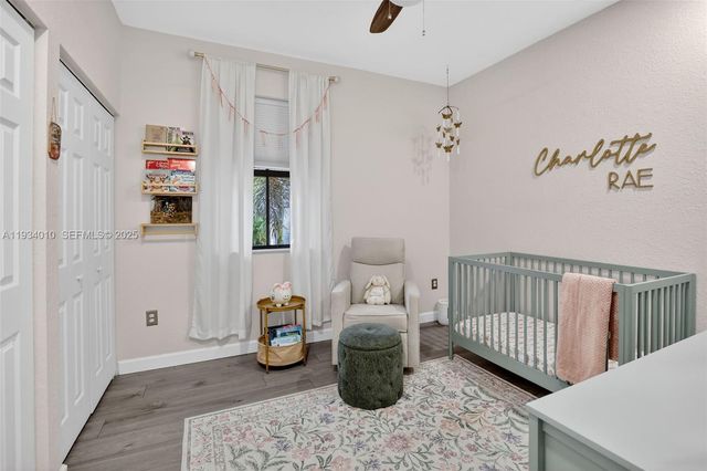 12140 Village Pl, Davie, FL 33325