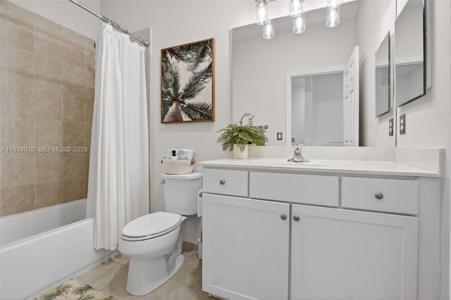 12140 Village Pl, Davie, FL 33325