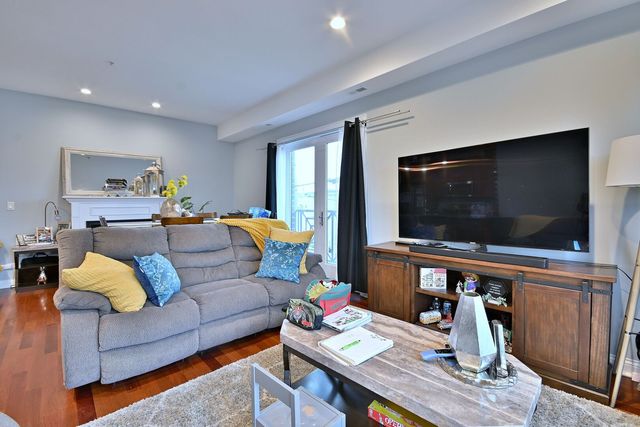 2521 N 76TH Avenue 2SW, Elmwood Park, IL 60707