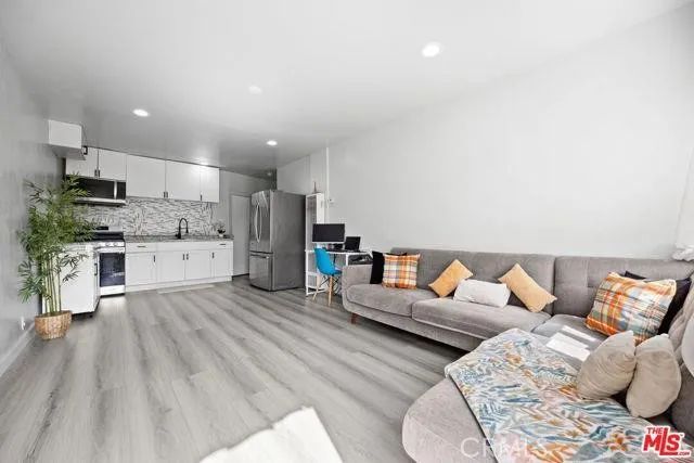 2210 Clyde, Los Angeles, CA 90016