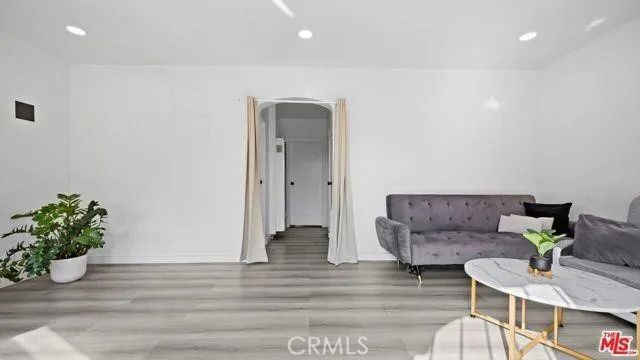2210 Clyde, Los Angeles, CA 90016