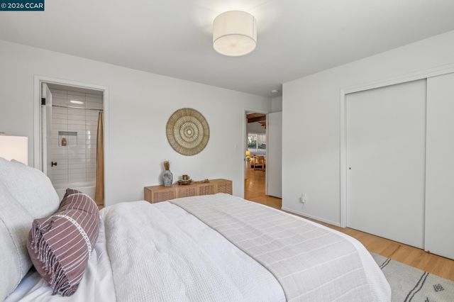 6728 Aitken Dr, Oakland, CA 94611