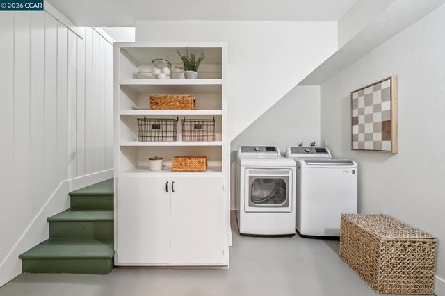 6728 Aitken Dr, Oakland, CA 94611