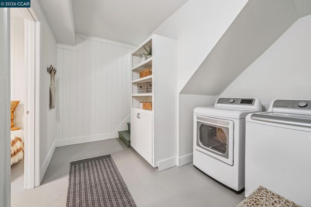 6728 Aitken Dr, Oakland, CA 94611