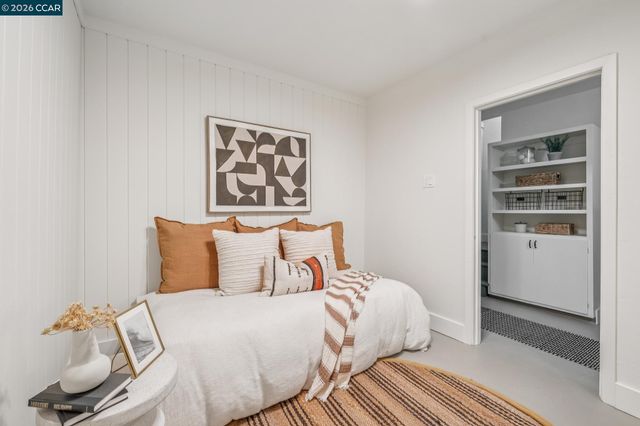 6728 Aitken Dr, Oakland, CA 94611