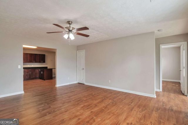 3945 Compton Pointe, Ellenwood, GA 30294