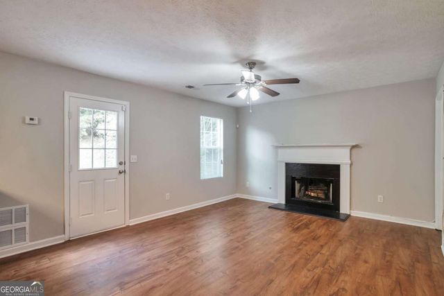 3945 Compton Pointe, Ellenwood, GA 30294