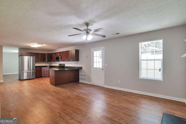 3945 Compton Pointe, Ellenwood, GA 30294
