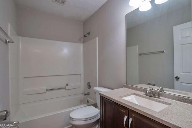 3945 Compton Pointe, Ellenwood, GA 30294