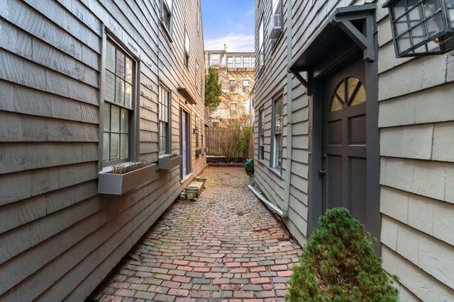 36R Joy St 3, Boston, MA 02114