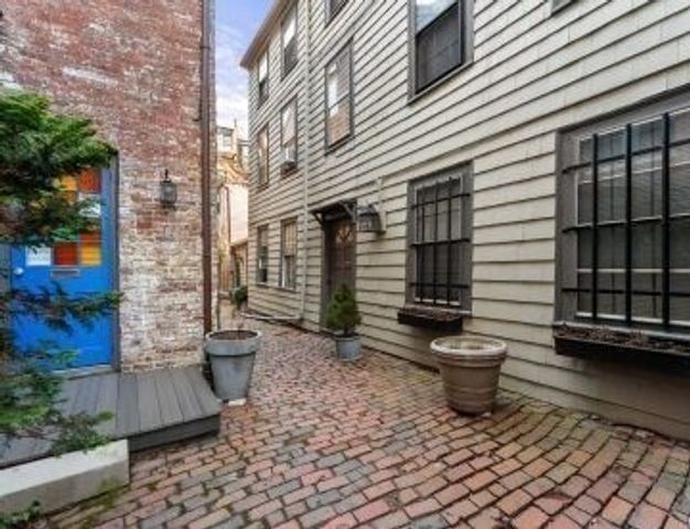 36R Joy St 3, Boston, MA 02114