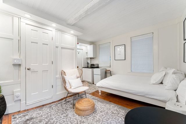 36R Joy St 3, Boston, MA 02114