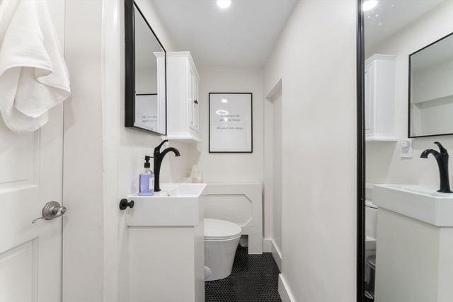 36R Joy St 3, Boston, MA 02114