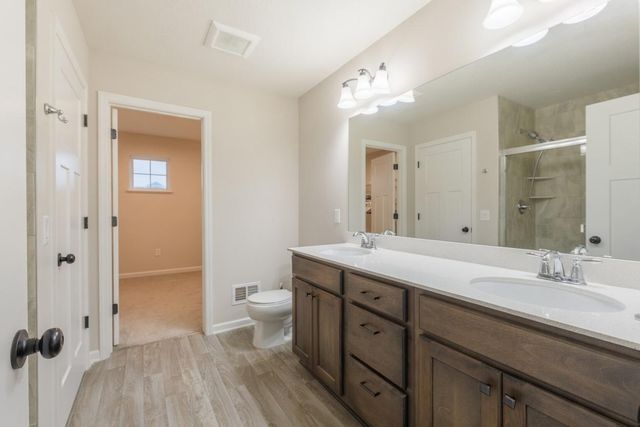 18056 Hartlin Avenue, Lakeville, MN 55044
