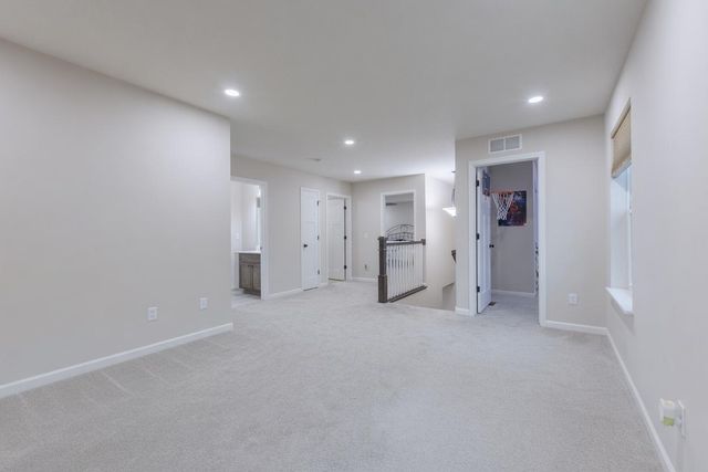 18056 Hartlin Avenue, Lakeville, MN 55044
