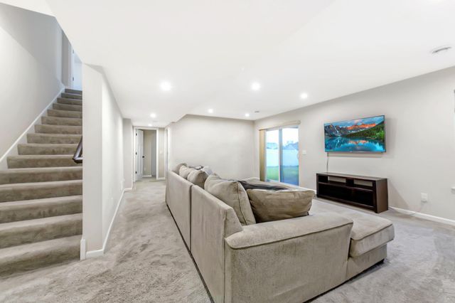 18056 Hartlin Avenue, Lakeville, MN 55044