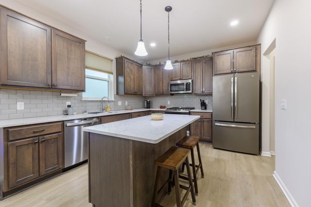 18056 Hartlin Avenue, Lakeville, MN 55044