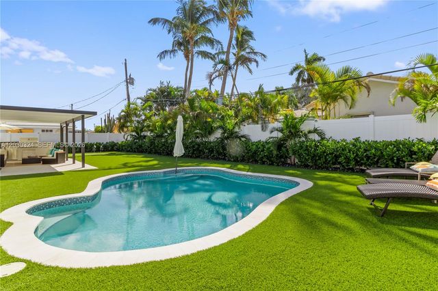 2862 NE 35th Ct, Lighthouse Point, FL 33064