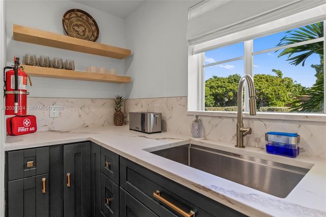 2862 NE 35th Ct, Lighthouse Point, FL 33064
