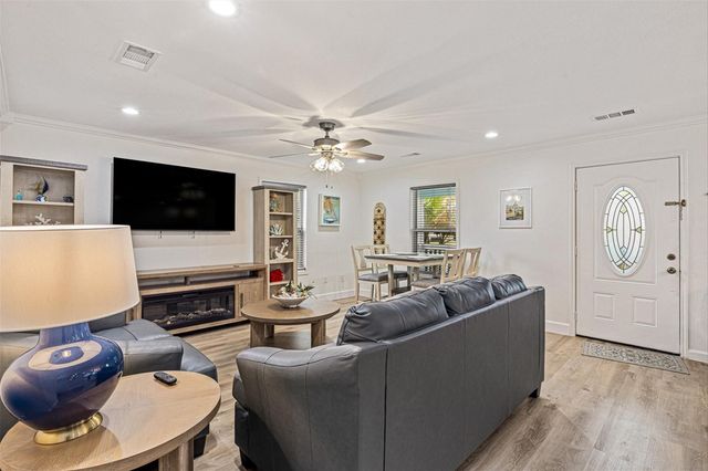 1602 55th Street, Galveston, TX 77551