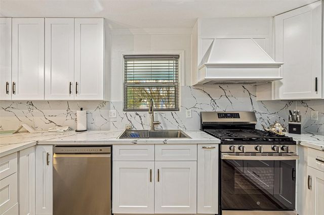 1602 55th Street, Galveston, TX 77551