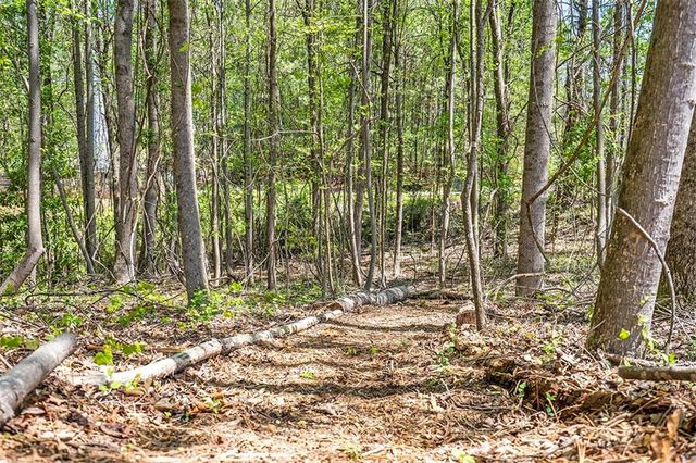 175 Cedarwood Lane, Roswell, GA 30075