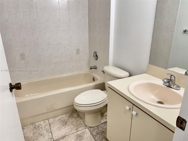 4975 N Tradewinds Ter 601, Dania Beach, FL 33312