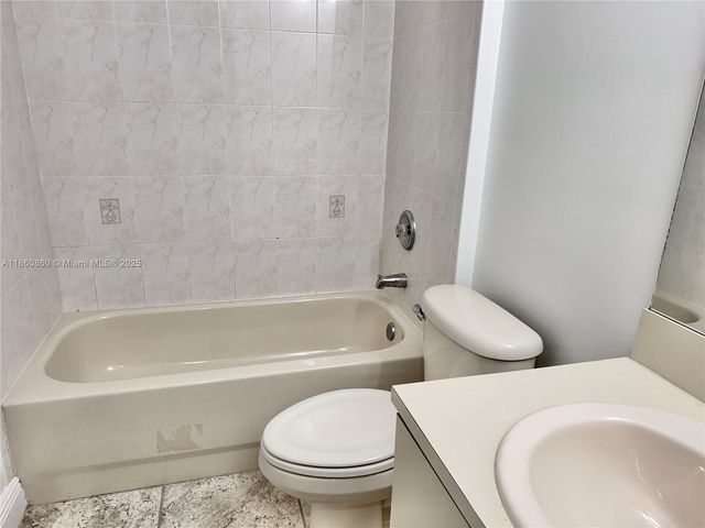4975 N Tradewinds Ter 601, Dania Beach, FL 33312