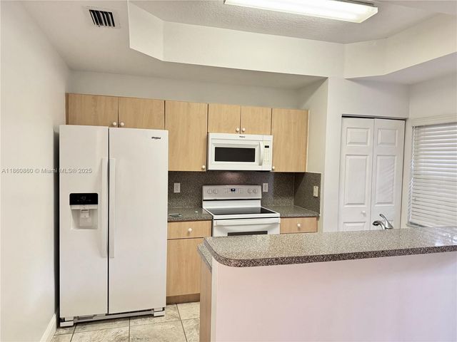4975 N Tradewinds Ter 601, Dania Beach, FL 33312