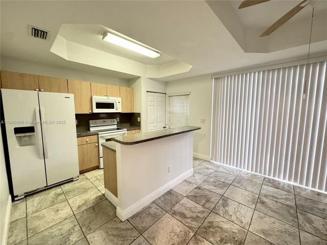 4975 N Tradewinds Ter 601, Dania Beach, FL 33312
