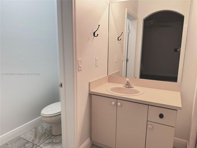 4975 N Tradewinds Ter 601, Dania Beach, FL 33312