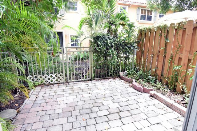 4975 N Tradewinds Ter 601, Dania Beach, FL 33312