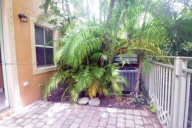 4975 N Tradewinds Ter 601, Dania Beach, FL 33312