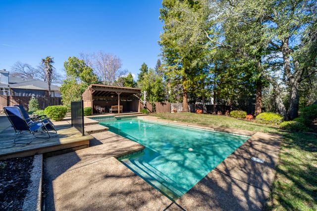 6116 Brassie Way, Redding, CA 96003