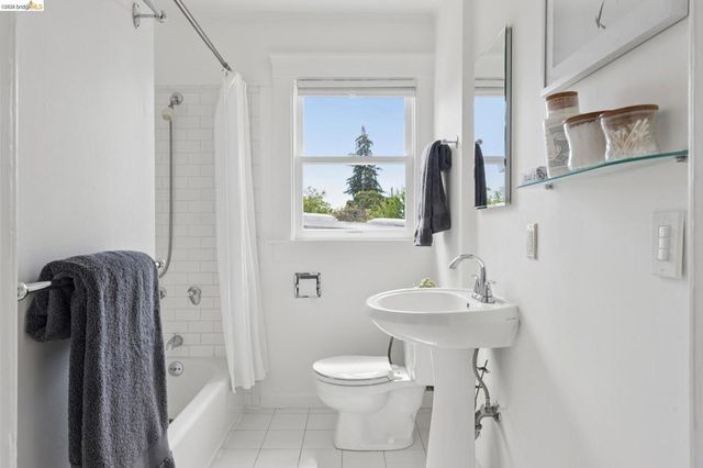 3021 California St, Oakland, CA 94602