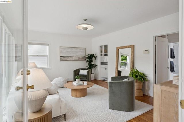 3021 California St, Oakland, CA 94602