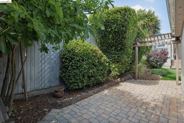 3021 California St, Oakland, CA 94602