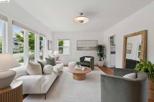 3021 California St, Oakland, CA 94602