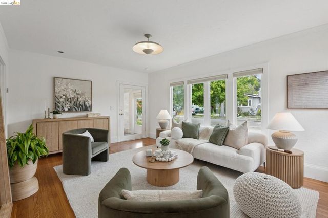 3021 California St, Oakland, CA 94602