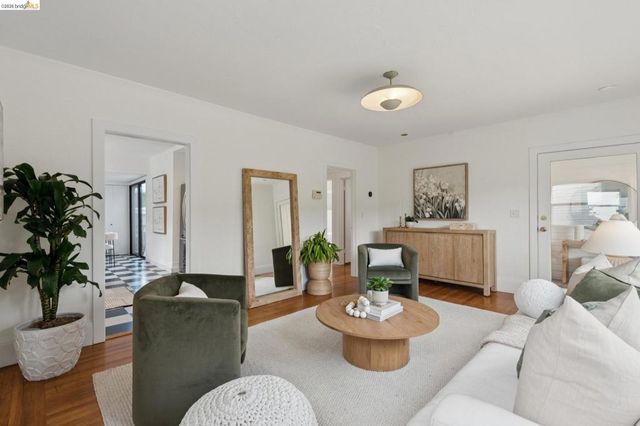 3021 California St, Oakland, CA 94602