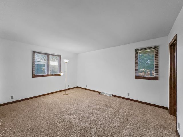 609 E Porter Avenue, Watseka, IL 60970