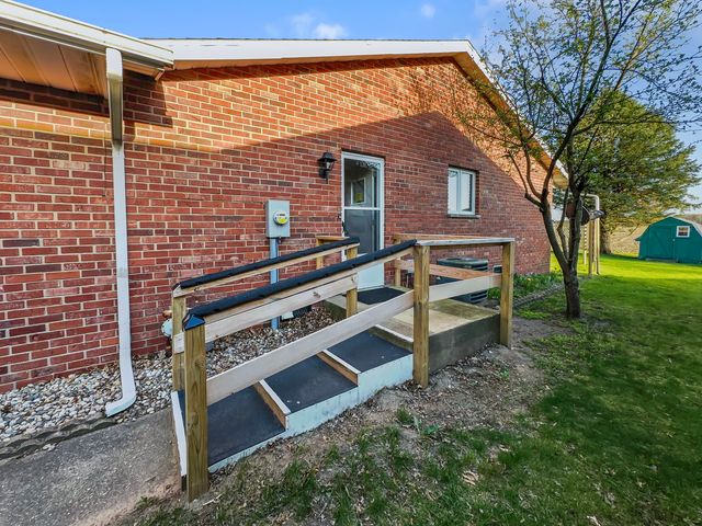 609 E Porter Avenue, Watseka, IL 60970