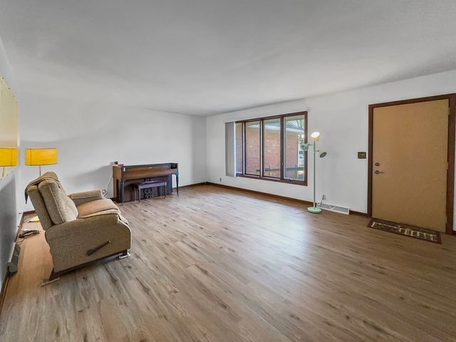 609 E Porter Avenue, Watseka, IL 60970