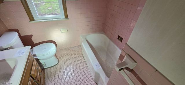 16415 Huntmere Avenue, Cleveland, OH 44110