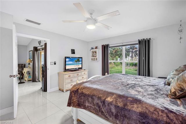 9321 Aegean CIR, Lehigh Acres, FL 33936