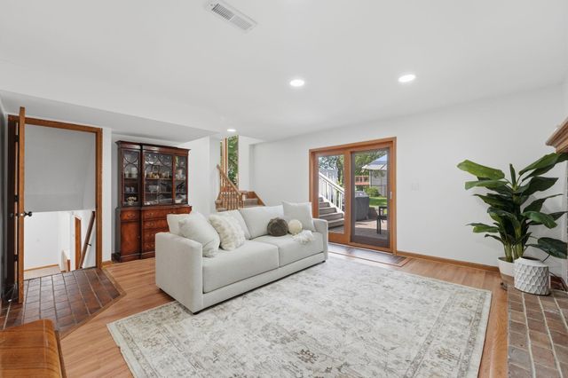 7470 Atherton Way, Eden Prairie, MN 55346
