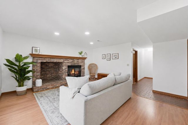 7470 Atherton Way, Eden Prairie, MN 55346